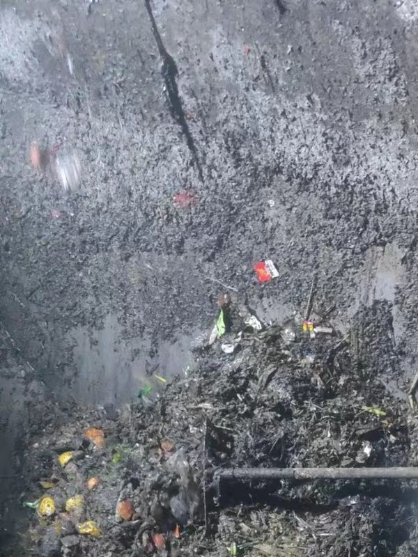 红岗污水池清理